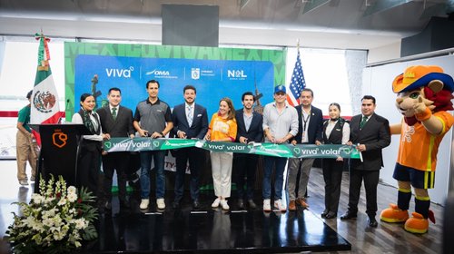 Inaugura Samuel García vuelo directo Monterrey-Nueva York (JFK)