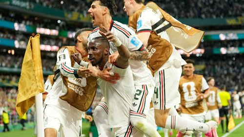 México vence 3-0 a Chequia: pasa invicto y sin goles en contra
