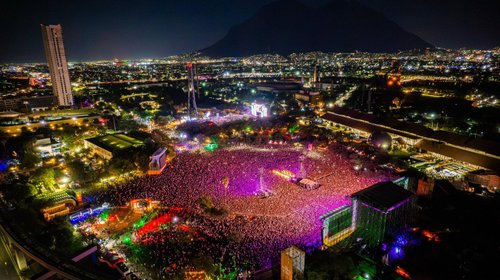 Abarrotan el Fan Fest para disfrutar show de Grupo Firme