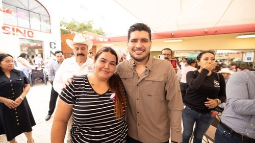 Beto Granados celebra a las mamás en zona rural de Matamoros
