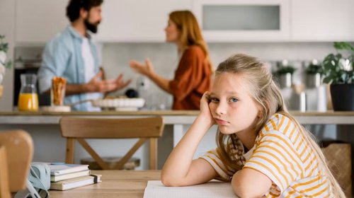 Cuando los hijos cargan el peso de los adultos