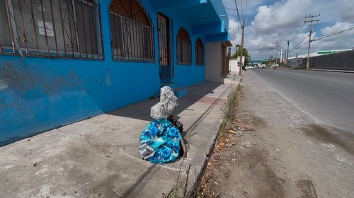 Colocan ofrenda por víctimas de accidente en avenida Solidaridad