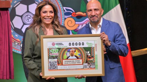 Lotería Nacional homenajea a leyendas del futbol mexicano