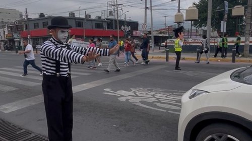 Piden calles más seguras en NL en el Día Mundial del Peatón