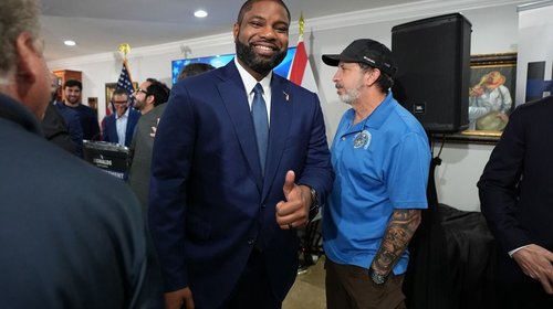 Gana Bryon Donalds y va por gubernatura de Florida
