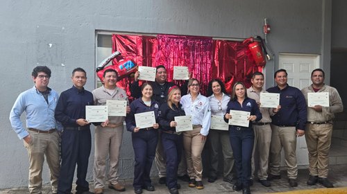 Reconoce Pemex valor y preparación de bomberos de Arenque