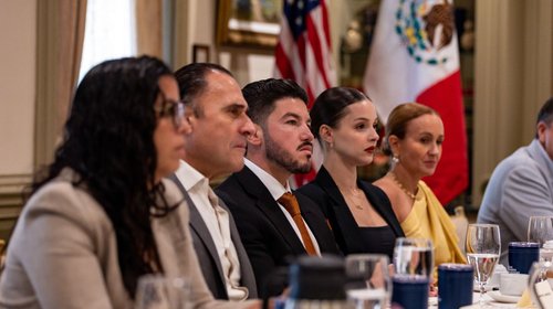 Conecta Samuel a Nuevo León con empresas de Austin