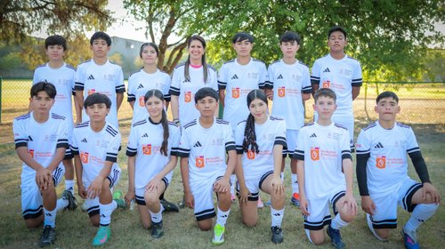 Presenta Martha Herrera equipo para torneo de fútbol en Madrid