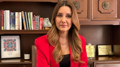 Abogadas ofrecen apoyo legal a médica que denunció acoso
