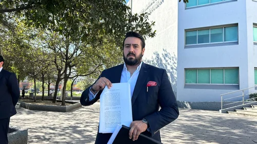 Ordenan liberación de funcionario estatal tras 12 días en prisión