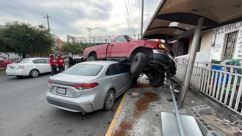 Resultan ilesos dos menores en accidente vial en Ruiz Cortines
