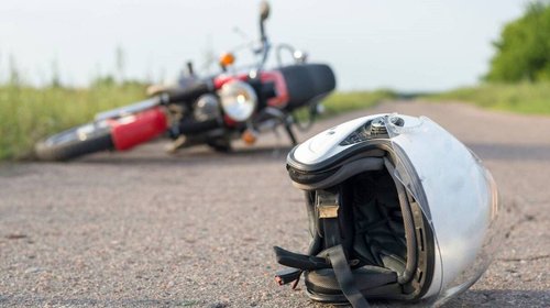 Analizan sancionar a padres por permitir a menores conducir motos