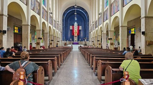 Acuden fieles a parroquias de Monterrey por Semana Santa 