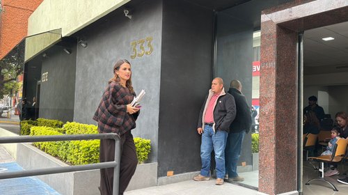 Arriban diputados a reunión para presupuesto 2026