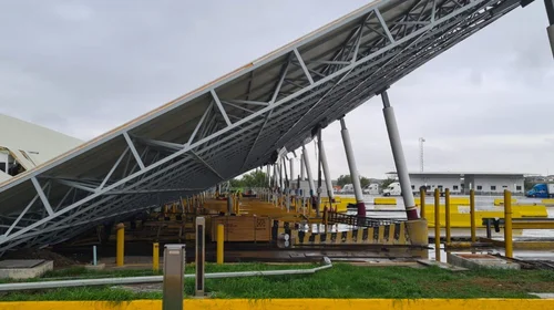 Aduana de Nuevo Laredo se paraliza por colapso de tejado