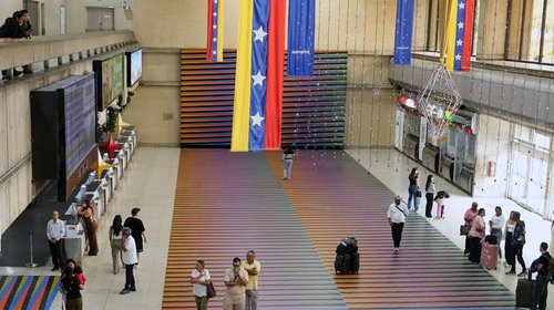 Suspenden vuelos aerolíneas venezolanas tras advertencia de EUA