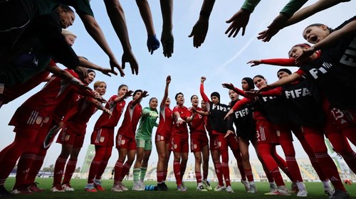 Jugadoras afganas podrán representar a su país en torneos FIFA