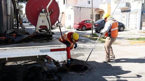 Promete AyD que reparará 75 kilómetros de tubería dañada