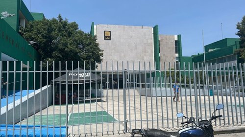 Aguas residuales frente a Clínica 2 del IMSS generan preocupación