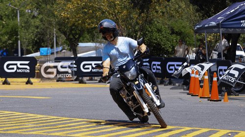 Monterrey capacita a más de 450 motociclistas con curso gratuito