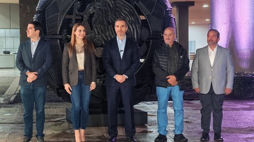 Encienden el 'Balón Mexicano' en la Plaza Zaragoza