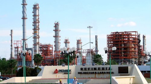 Es falso que refinería de Cadereyta contamine NL: AMLO