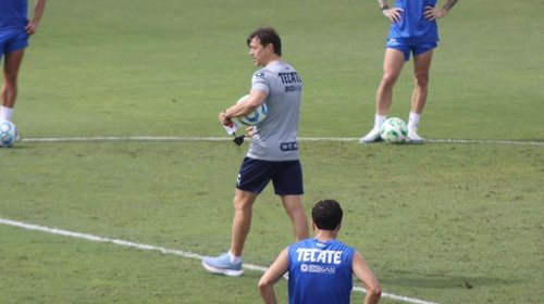 'El balón nos da de comer': Almeyda inicia nueva era en Rayados