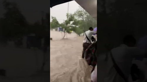 Quedan atrapados 19 estudiantes durante lluvia en Monclova