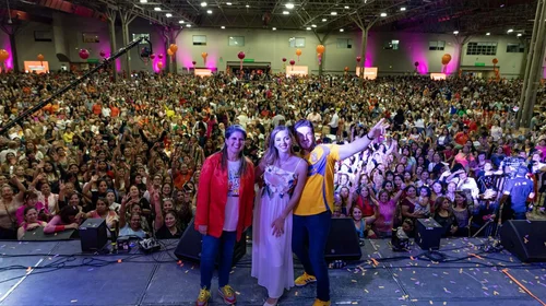 Celebra Nuevo León a las mamás regias con el evento 'Amar a Mamá'