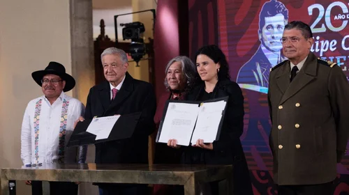 AMLO firma las reformas a la Guardia Nacional y pueblos indígenas
