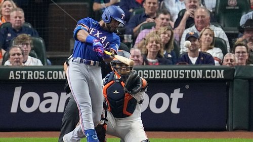Rangers blanquean a Astros en Juego 1 de la Serie