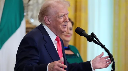 Trump amenaza con arancel del 200% a bebidas alcohólicas europeas