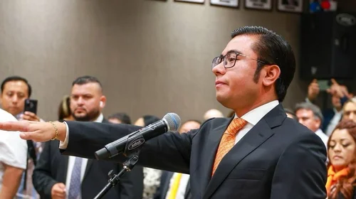 Pone Arratia municipio 'a la orden' y revive a Juárez