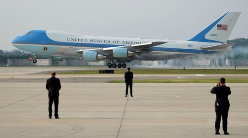 Estudiantes irrumpen base militar de EUA en Corea del Sur