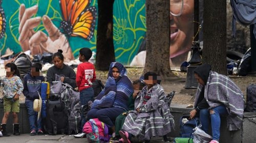 Arriban a Venezuela otros 122 migrantes en vuelo de repatriación