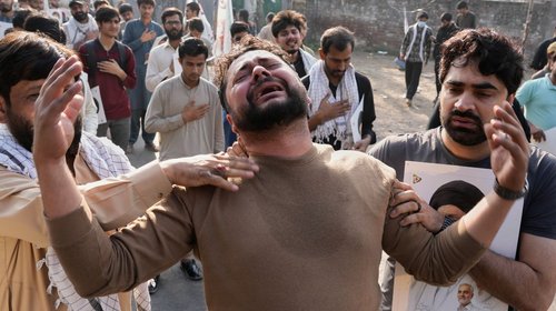 Suman nueve muertos tras asalto a consulado de EUA en Pakistán