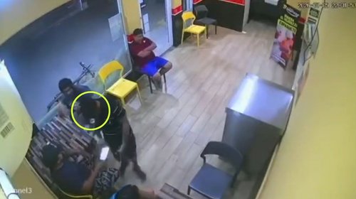 Asaltan a comensales dentro de una pizzería en El Carmen