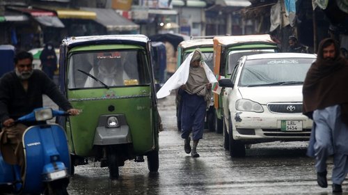 Ascienden a 36 las muertes en Pakistán por aguaceros invernales