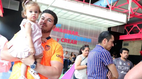 Asiste Samuel García al espacio 'Niños Conarte'