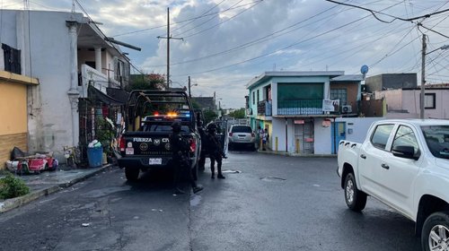 Atacan camioneta en Monterrey; ejecutan a conductor