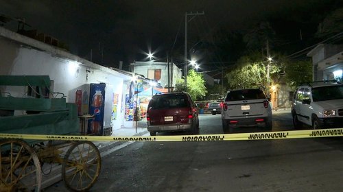 Balean a dueño de tienda de abarrotes en Santa Catarina