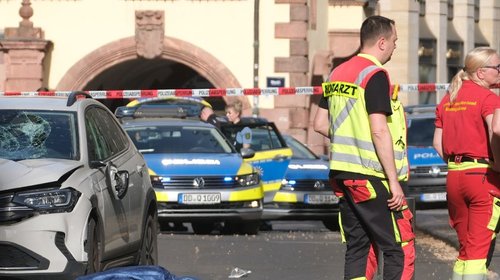 Atropello deja dos muertos y decenas de heridos en Alemania
