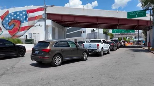 Denuncian sobornos para dejar entrar autos 'chocolate'