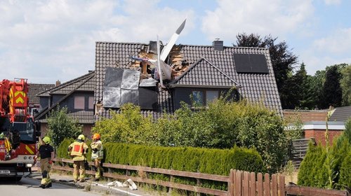 Avioneta se estrella contra vivienda al norte de Alemania