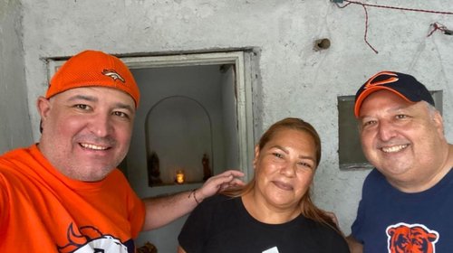 Son aficionados al futbol americano… ¡y a ayudar al prójimo!