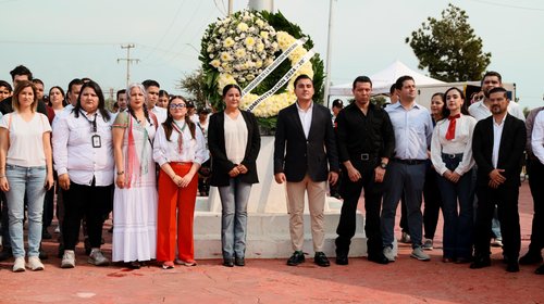 Manuel Guerra encabeza desfile por la Revolución en García
