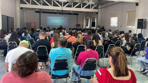 DIF Saltillo comparte plática de crianza con padres y docentes