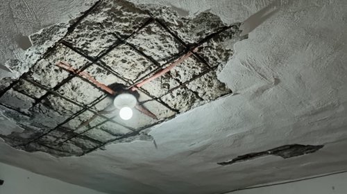 Familia deberá dejar vivienda dañada en colonia Morelos
