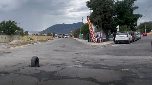 Vecinos de la colonia El Toreo reportan alcantarilla sin tapa