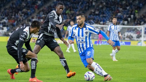 'Tecatito' Corona no será titular ante el Santos 